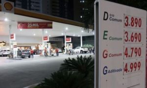 Alta No Combustível Em Fortaleza, gasolina chega a R$ 4,79