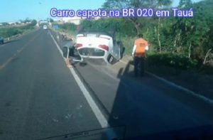 Carro capota na BR 020 em Tauá: duas pessoas ficaram feridas