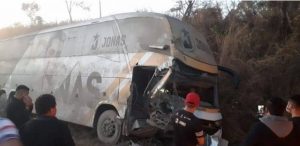 Banda de Jonas Esticado sofre acidente com ônibus no Maranhão