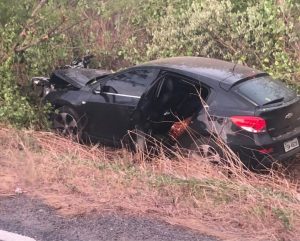 Condutor do SAMU sofre ferimentos graves em acidente na CE-176, em Arneiroz