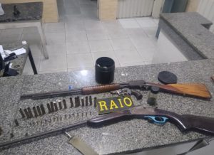 CPRaio efetua prisão, apreende armas e munições na zona rural de Tauá