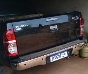 Trio armado toma Hilux de assalto durante arrastão em estrada na zona rural de Mombaça