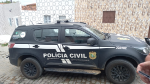 Polícia Civil de Tauá prende mulher com mandado judicial em aberto